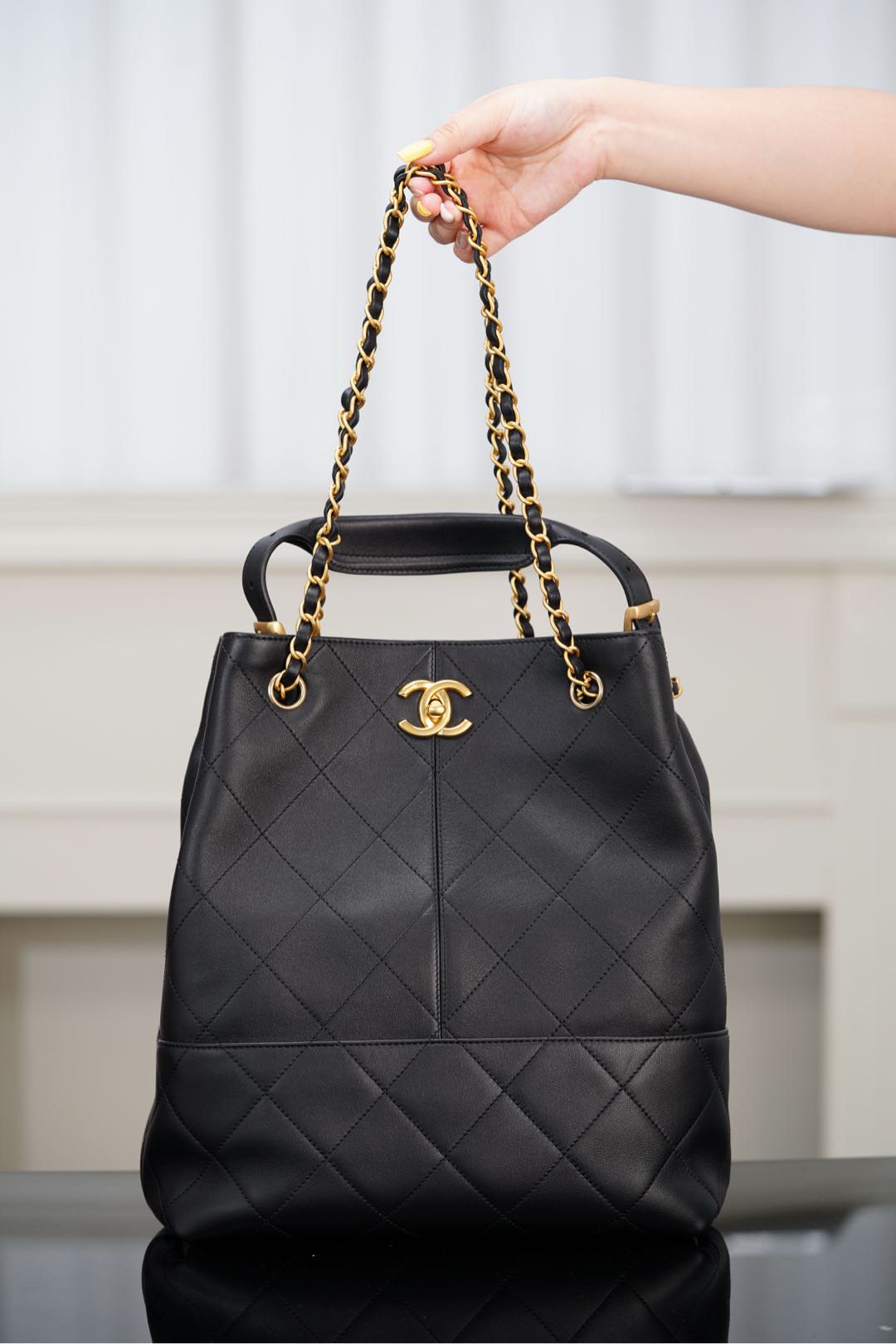 香奈儿 25a 高级手工坊系列竖版水桶包