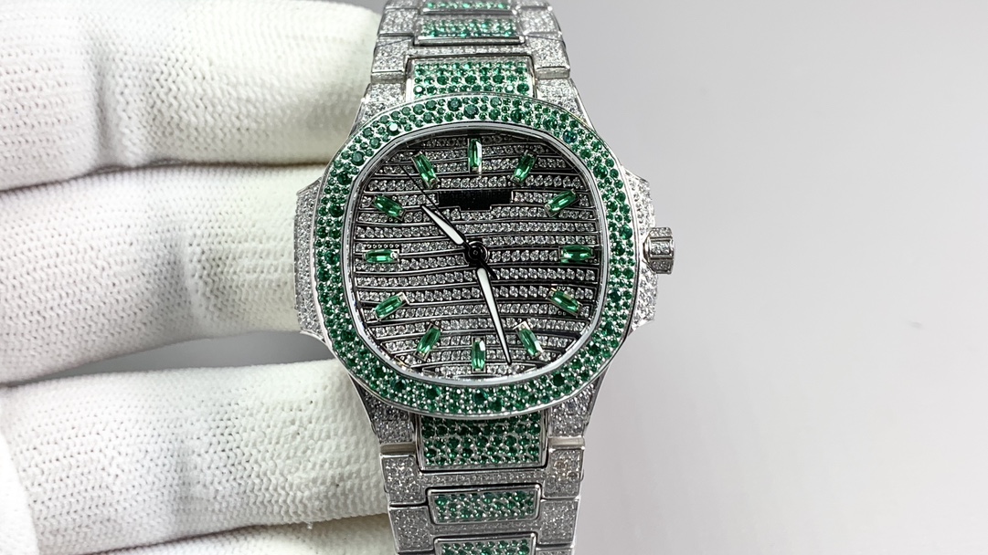 Nautilus 7118 Limited Edition with Diamonds