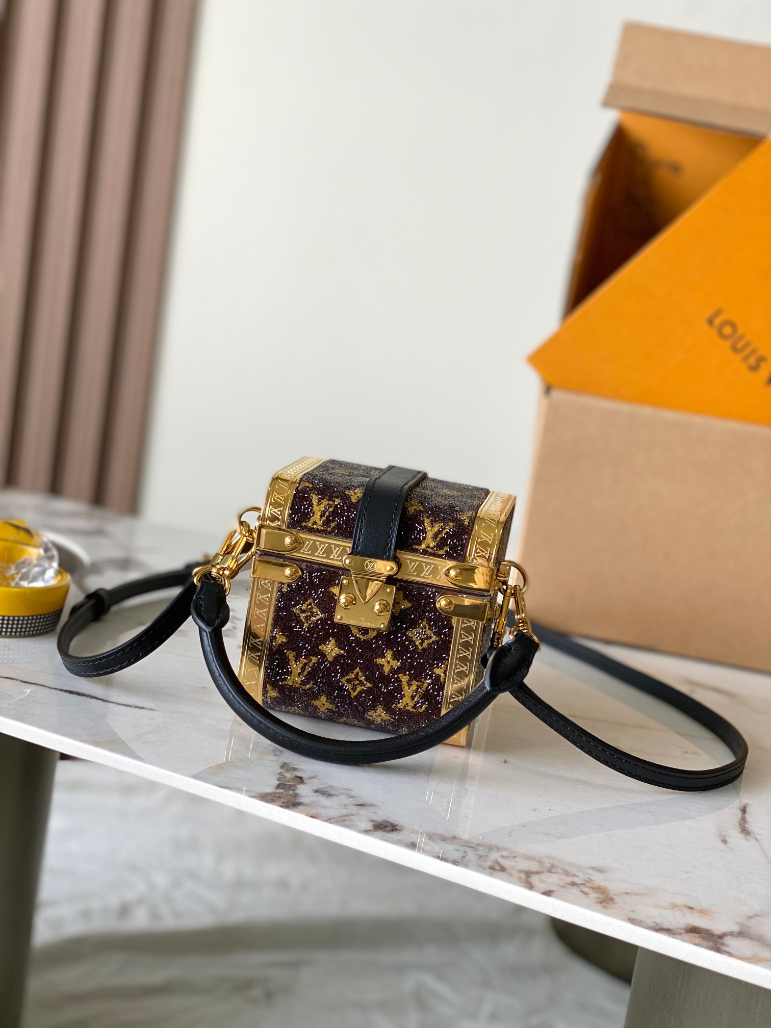 Treasure Box限量手袋-M83089