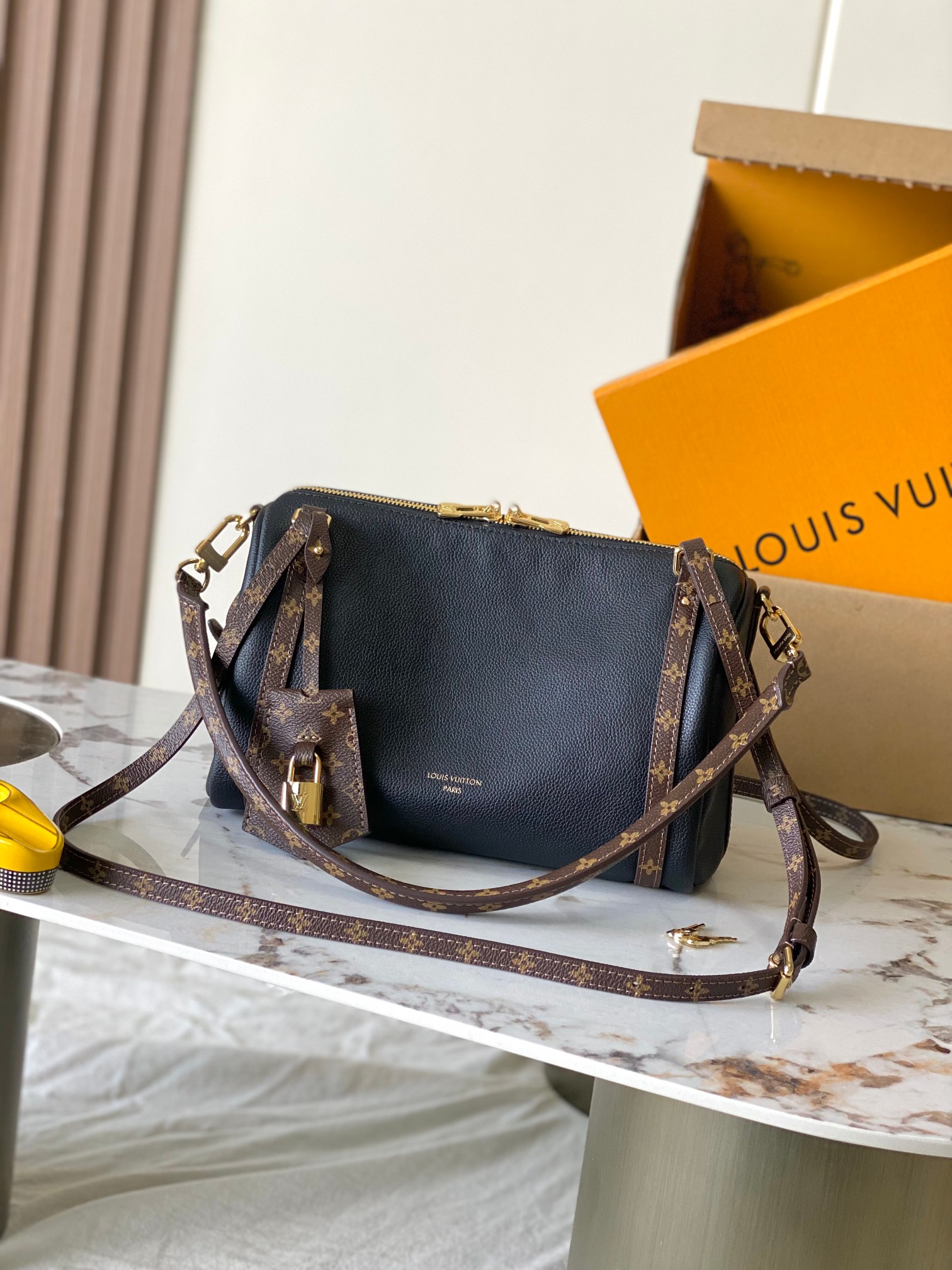 EXPRESS 小号手袋 M26039