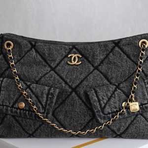 CHANEL 25k Hobo Bag