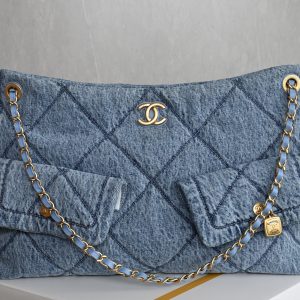 CHANEL 25k Hobo