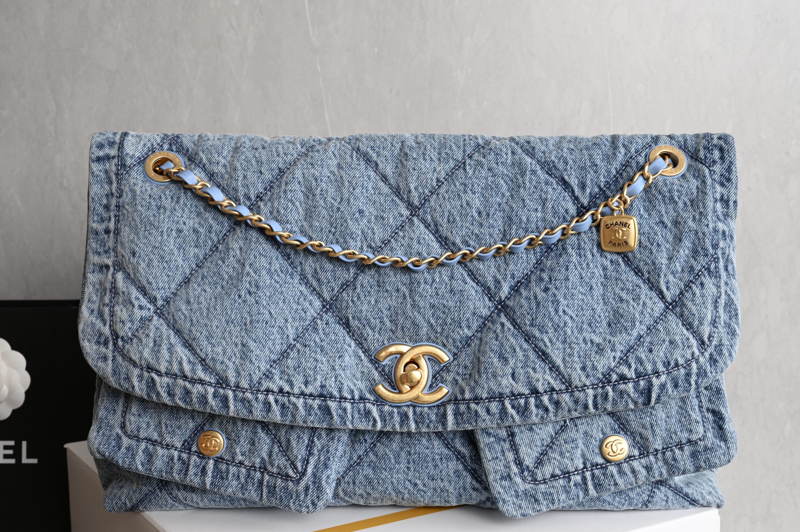CHANEL 25k Hobo Bag
