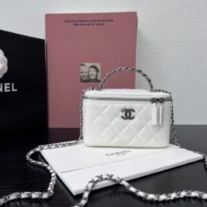 AP3593  Small Leather Goods