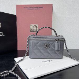 AP3593  Small Leather Goods