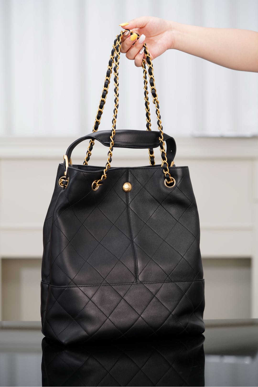 香奈儿 25a 高级手工坊系列竖版水桶包