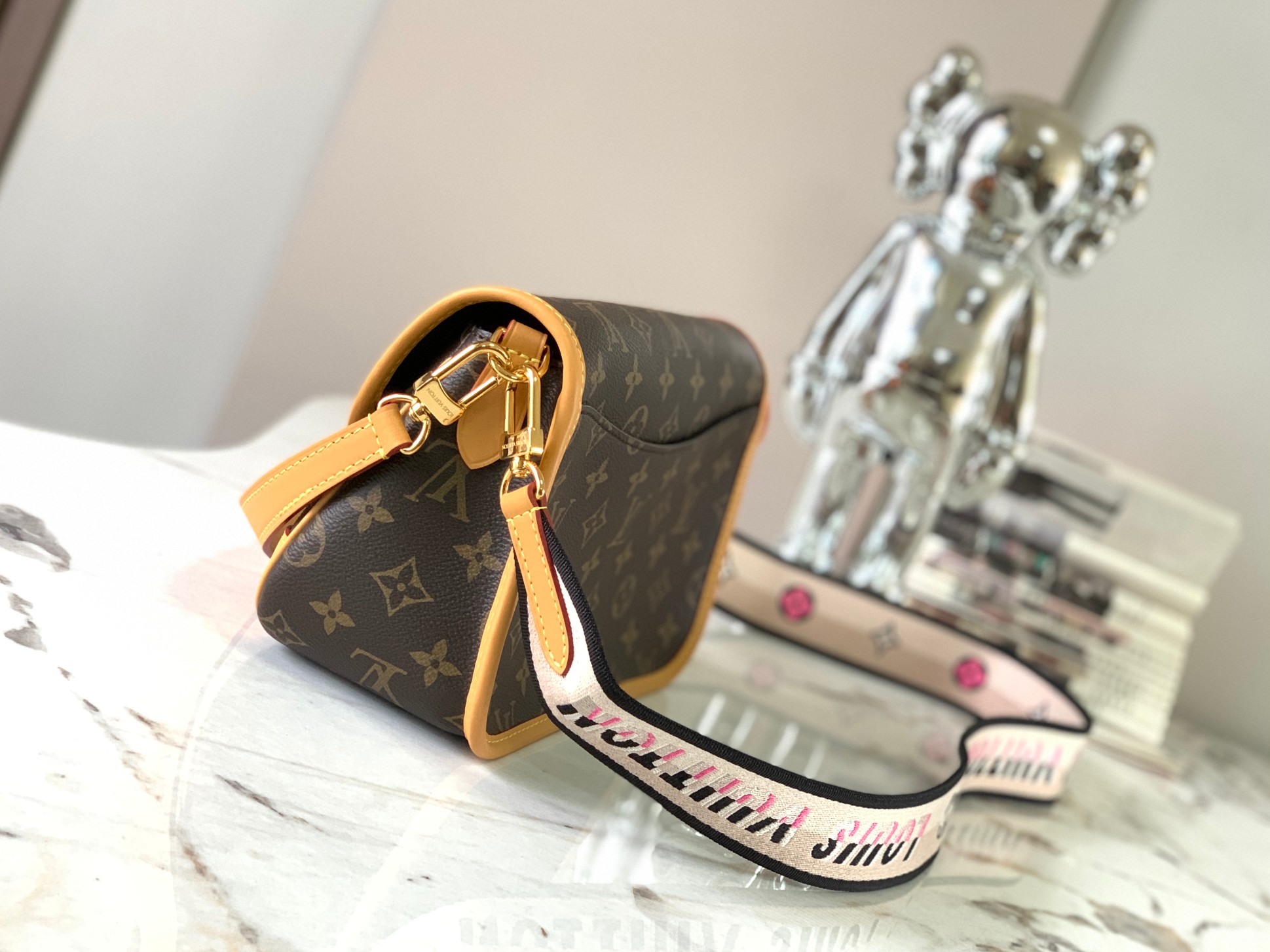 DlANE 手袋-M45985 - Image 2