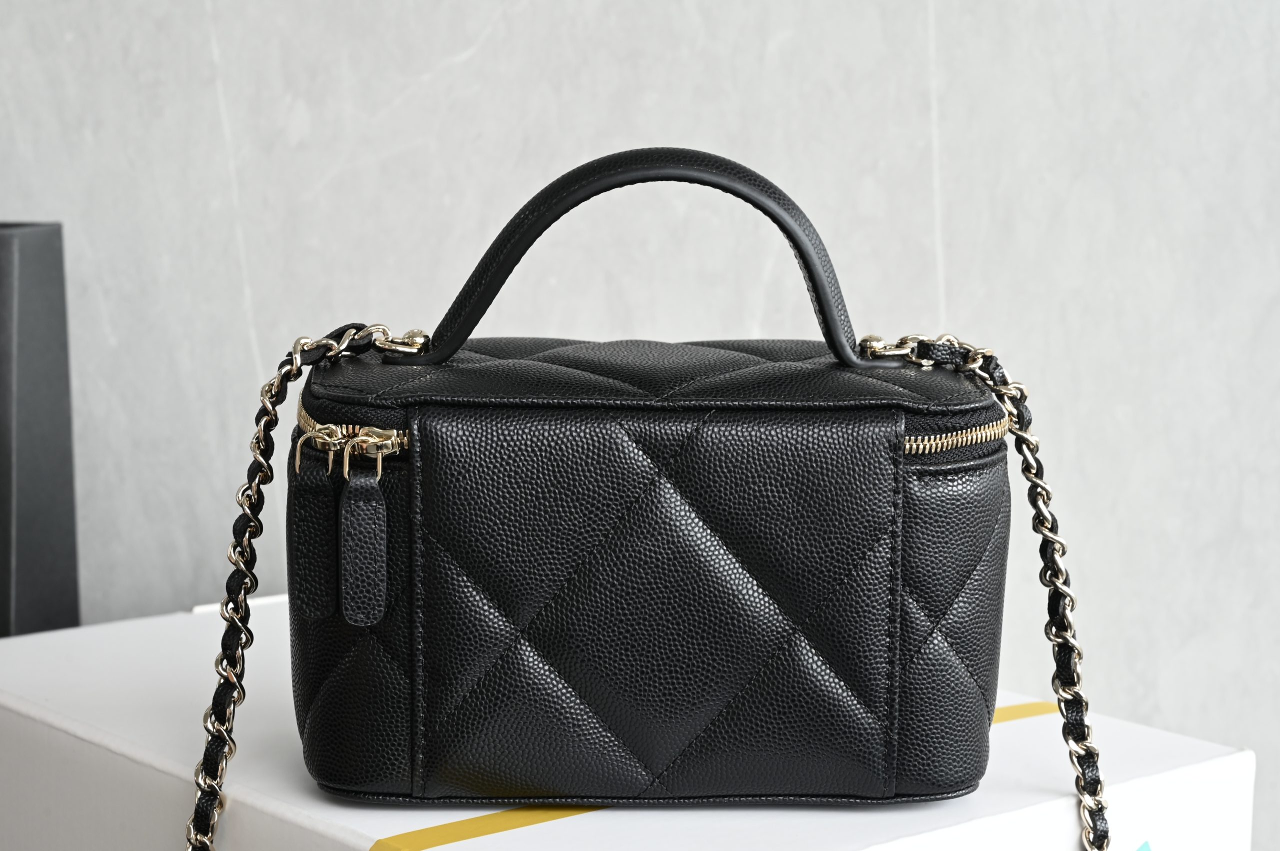 Large Diamond Quilted LP Lunchbox Bag ♥ Black - Image 2