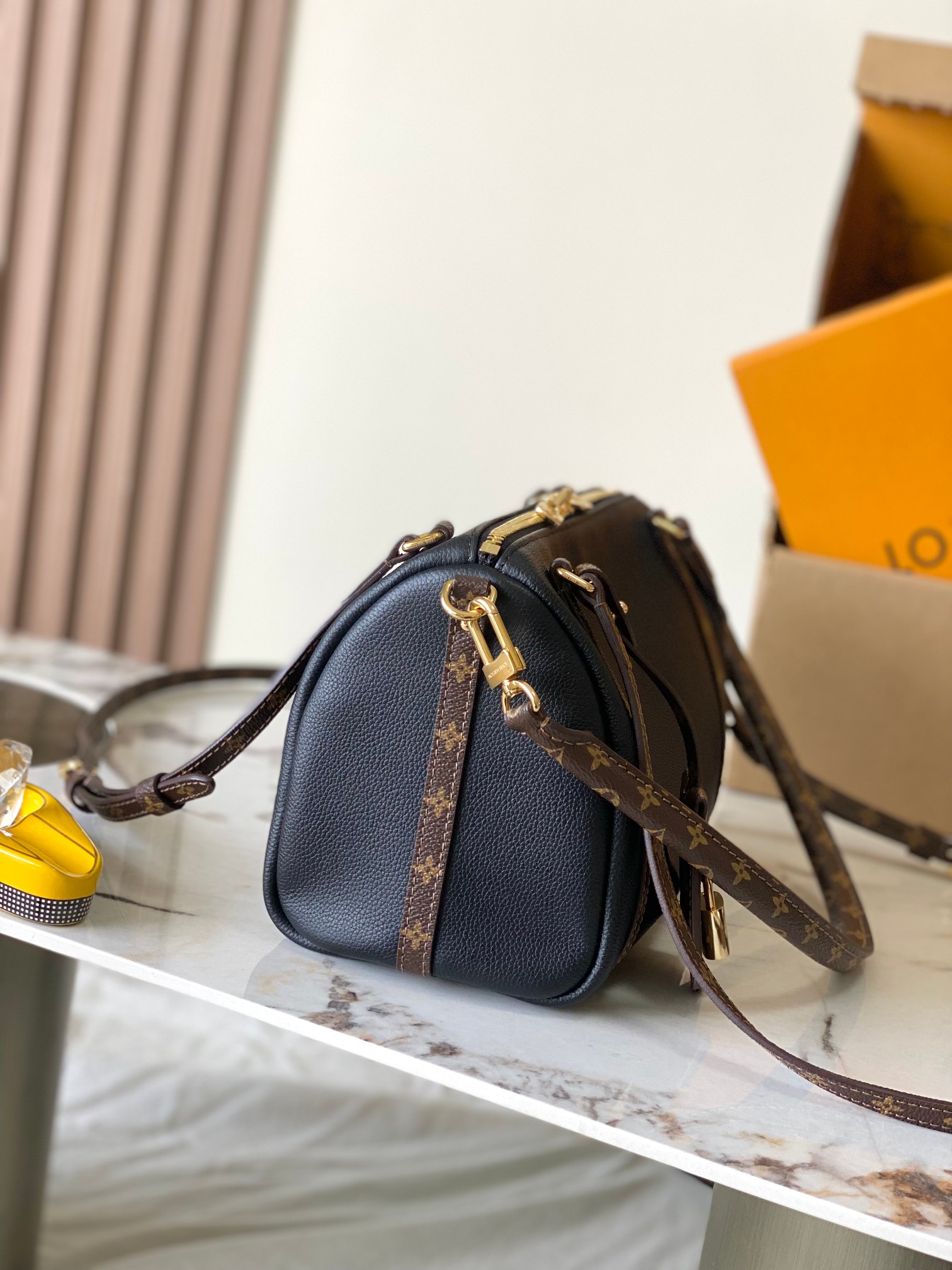 EXPRESS 小号手袋 M26039 - Image 2