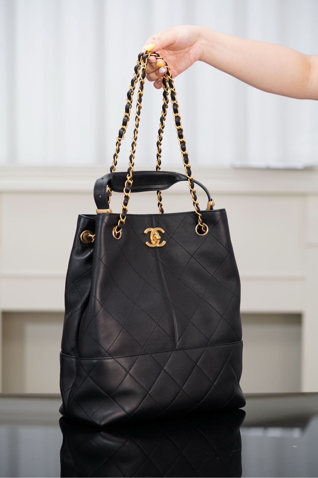 香奈儿 25a 高级手工坊系列竖版水桶包