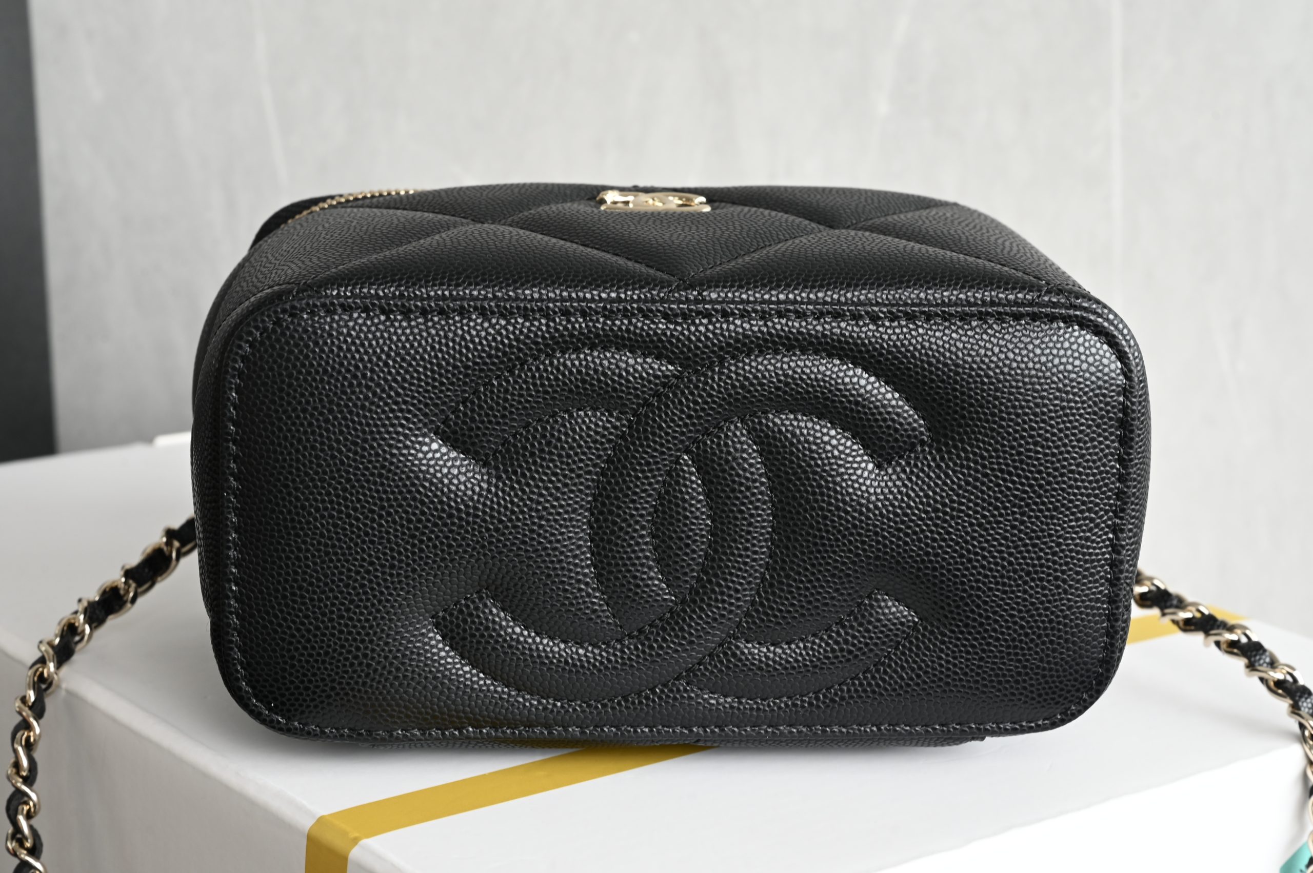 Large Diamond Quilted LP Lunchbox Bag ♥ Black - Image 3