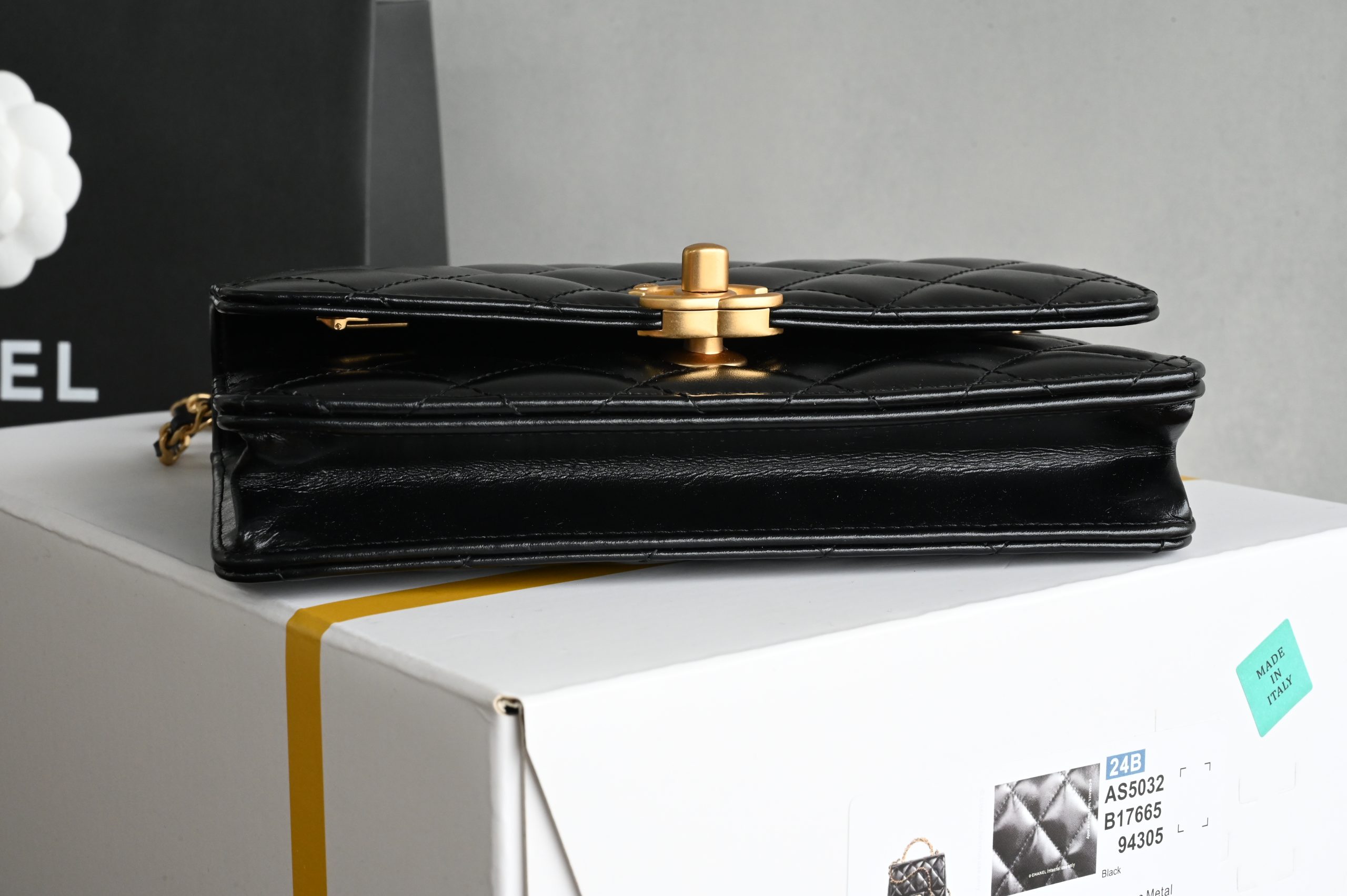 The brand new version of the small gold ball double chain WOC is back with a bang! - 이미지 3