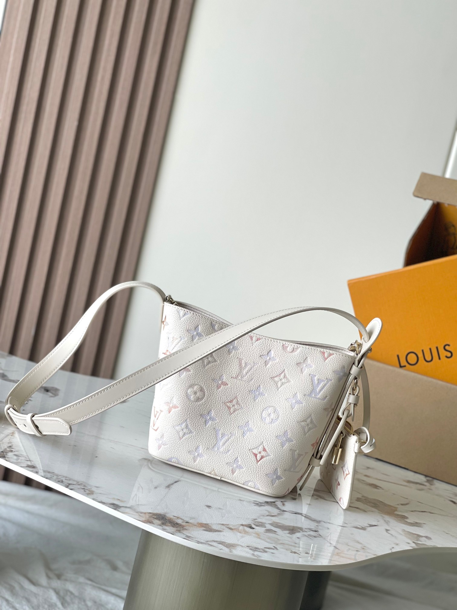 All In BB手袋 M25673