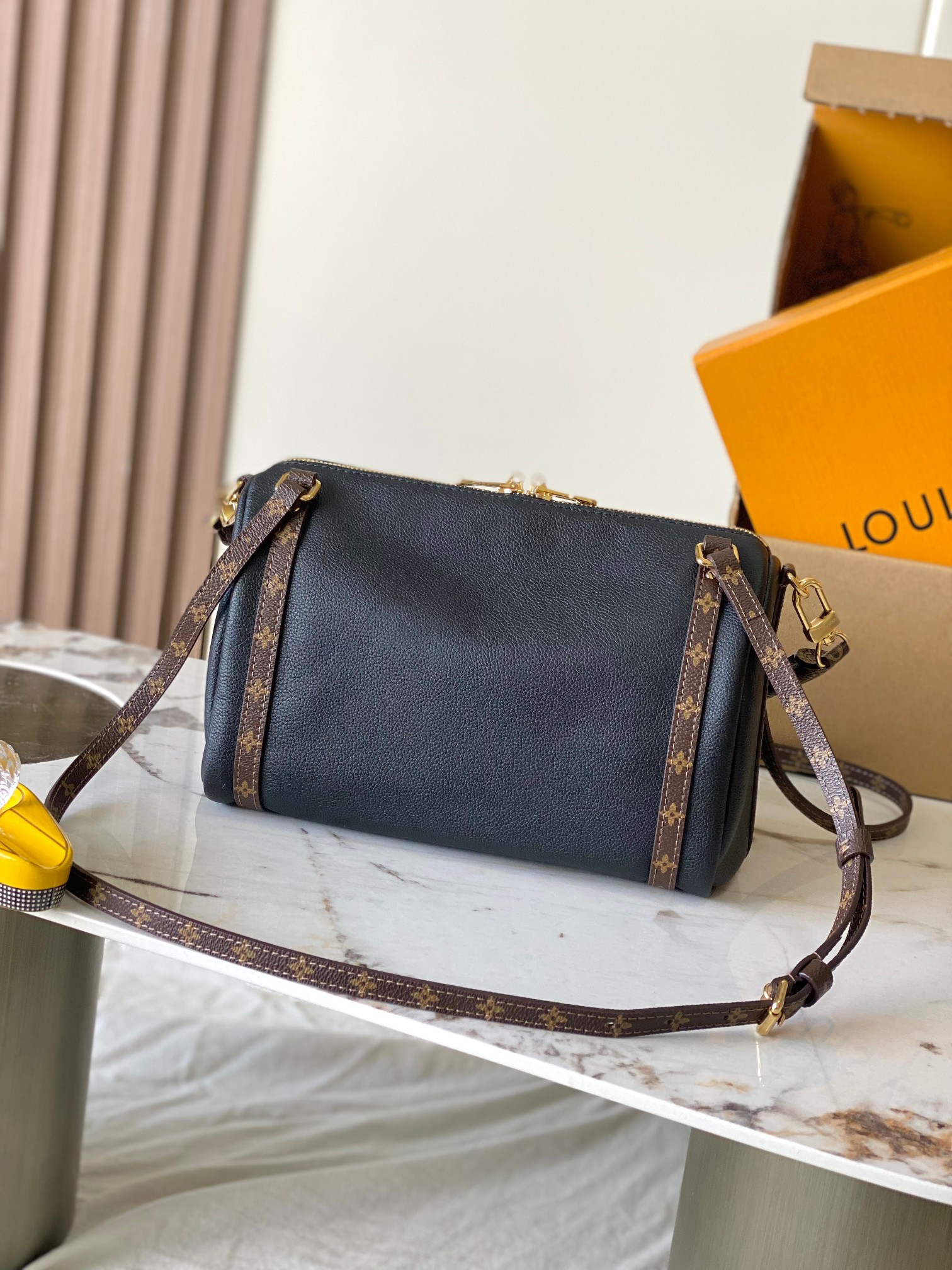 EXPRESS 小号手袋 M26039 - Image 3