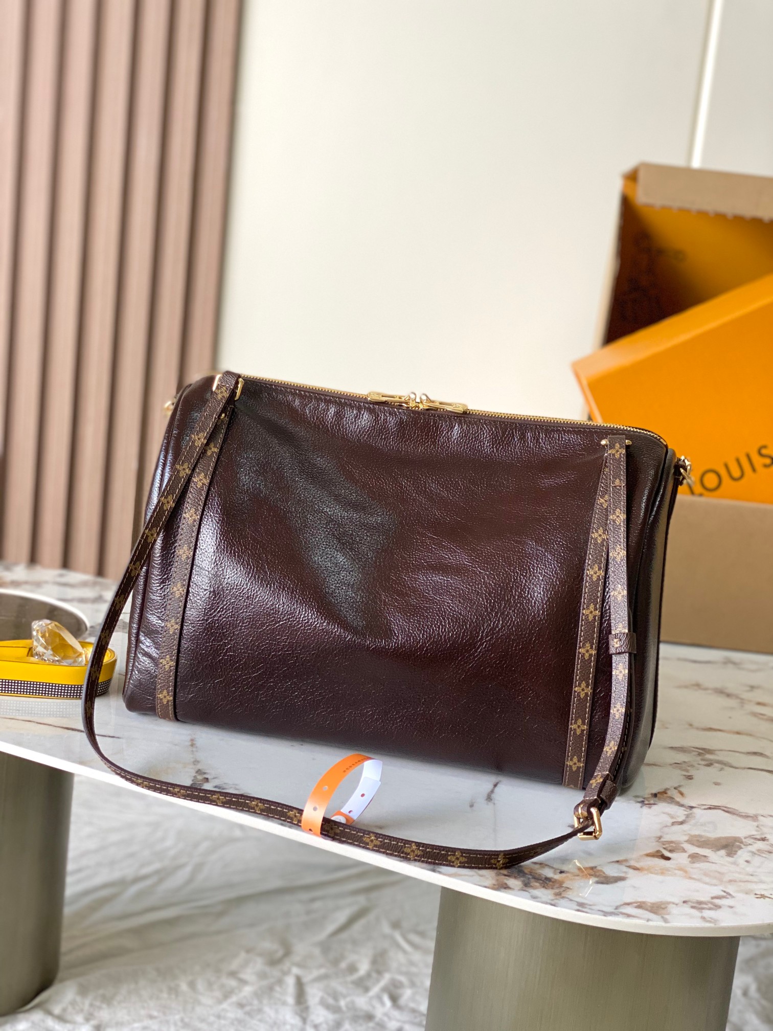 Express中号手袋 M26359 - 画像 (3)