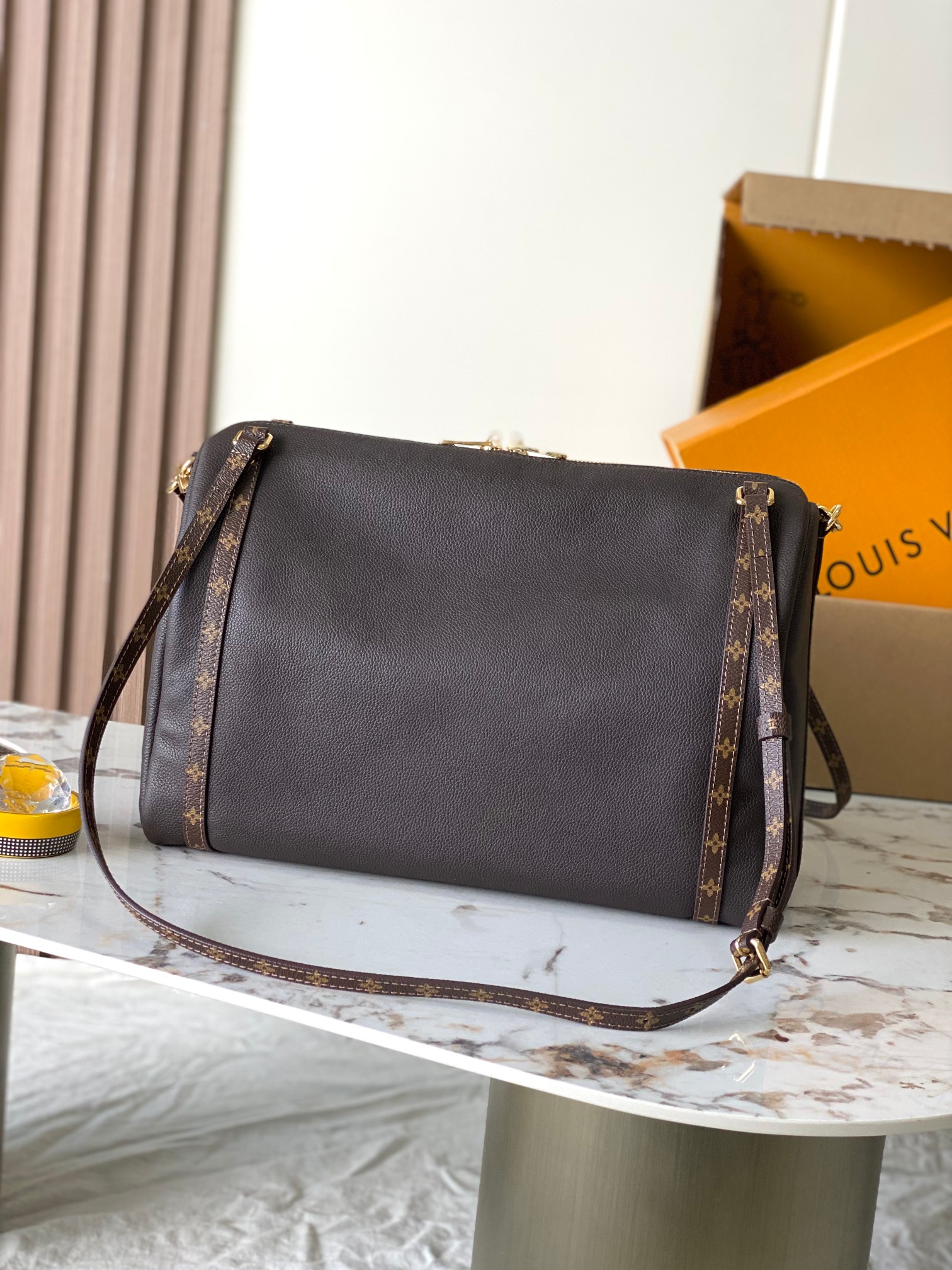 Express中号手袋 M26397 - 画像 (4)