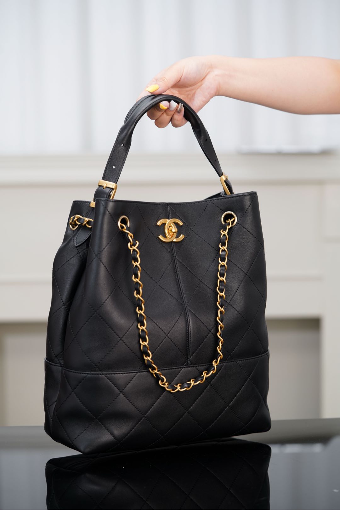 香奈儿 25a 高级手工坊系列竖版水桶包