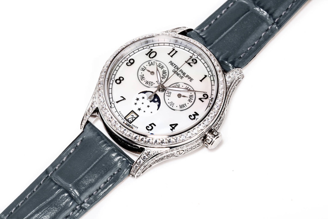 38mm Diamond-Studded Complicated Timepiece - Image 4