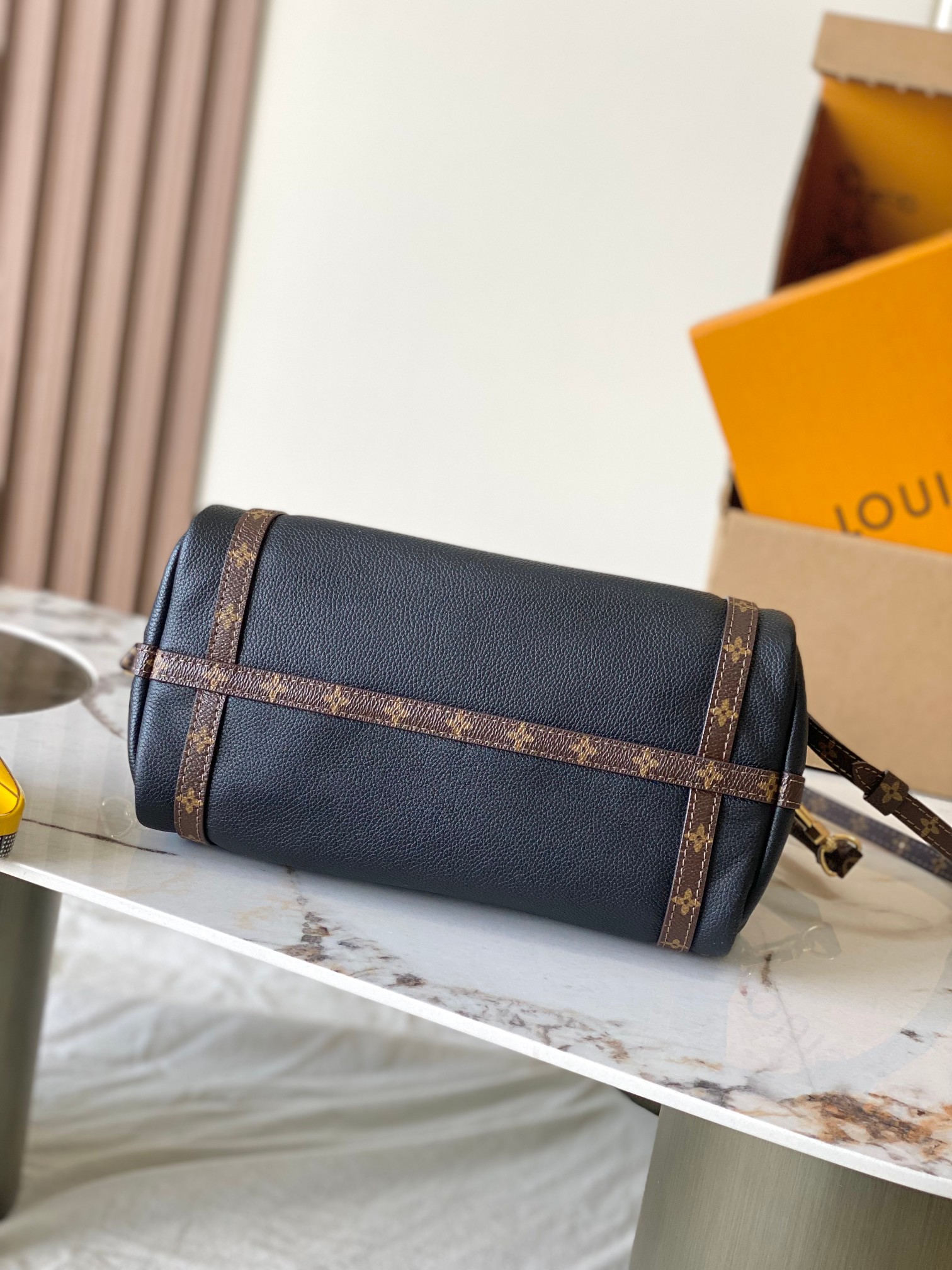 EXPRESS 小号手袋 M26039 - Image 4