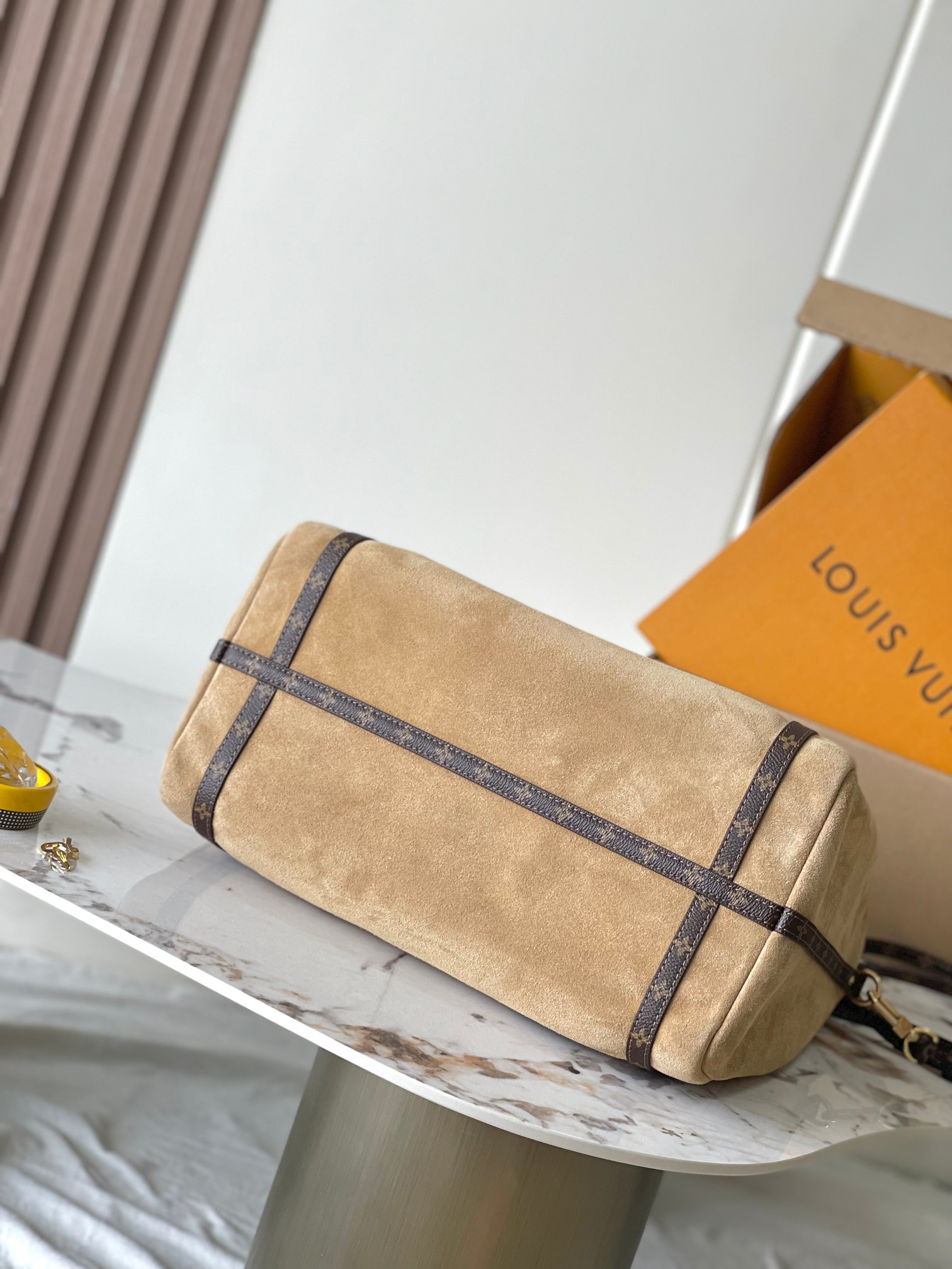 Express中号手袋 M26358 - 画像 (4)