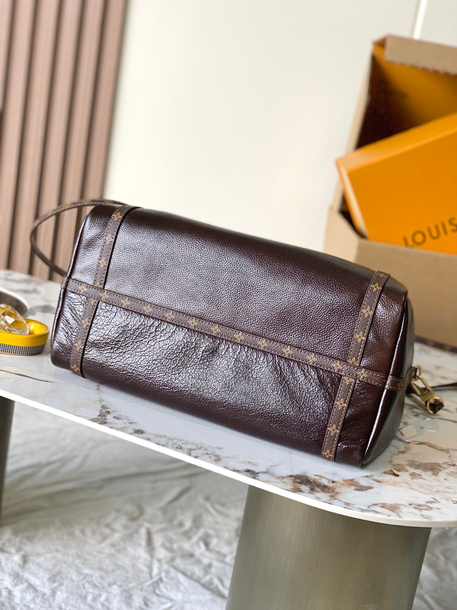 Express中号手袋 M26359 - 画像 (4)