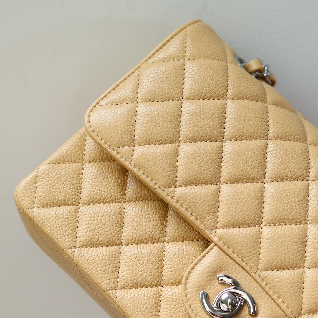 香奈儿 classic flap 中号 鱼子酱🐂