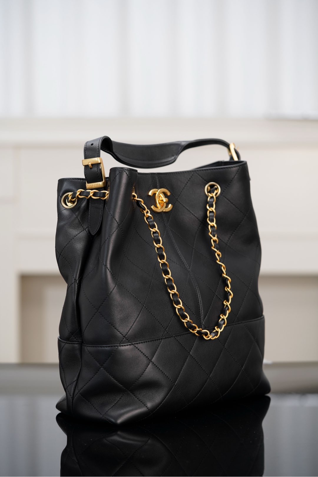 香奈儿 25a 高级手工坊系列竖版水桶包