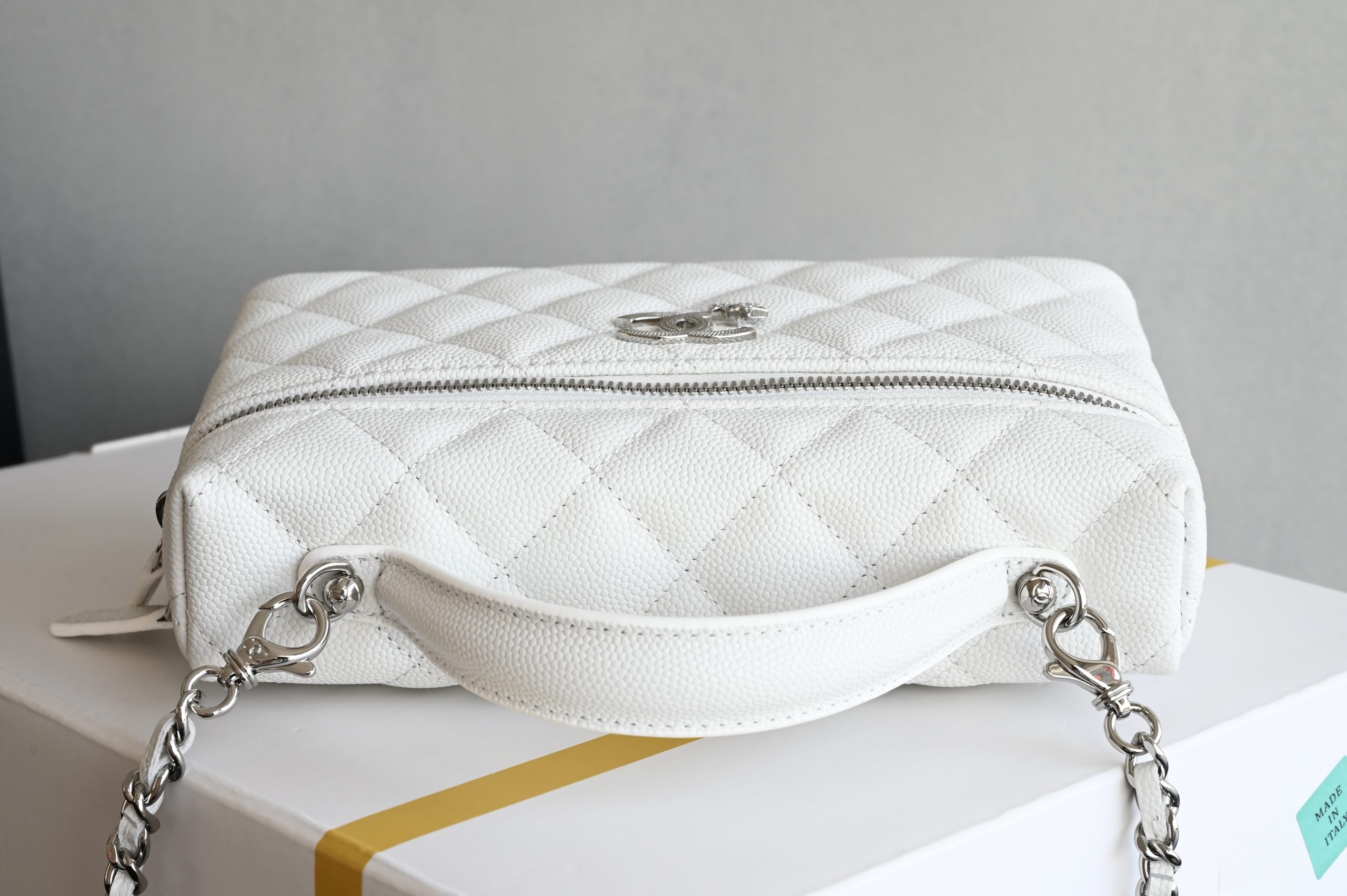 Star-embossed buckle LP box bag - 이미지 5