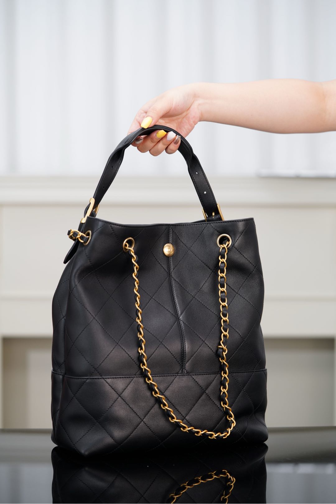 香奈儿 25a 高级手工坊系列竖版水桶包