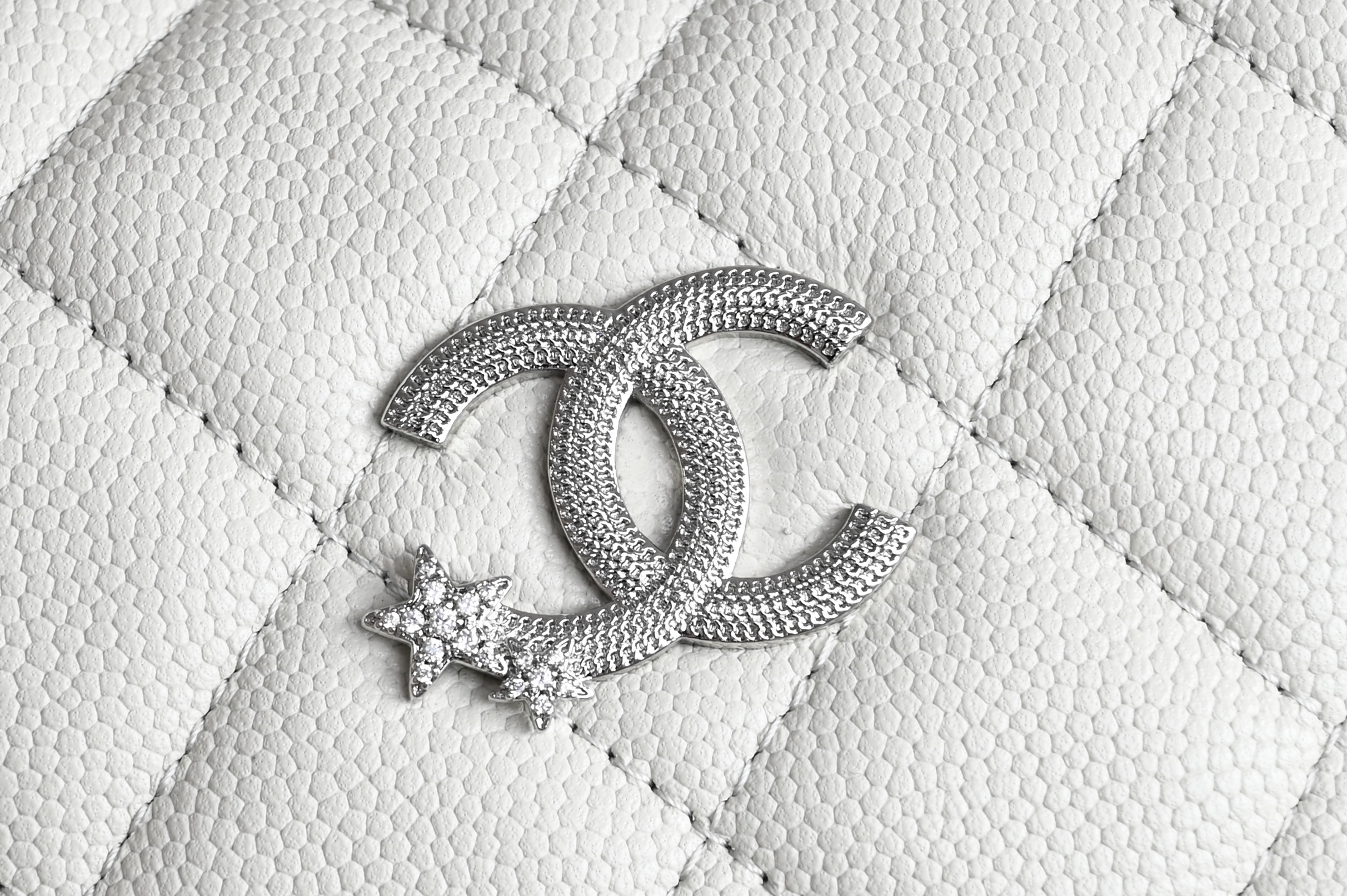 Star-embossed Hobo lunchbox bag - Image 6