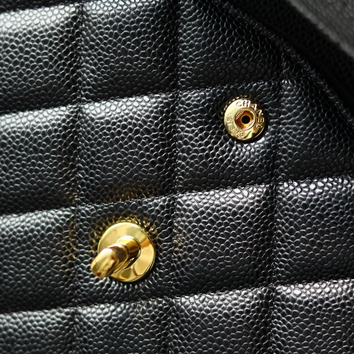 香奈儿 classic flap jumbo 30 号 鱼子酱🐂