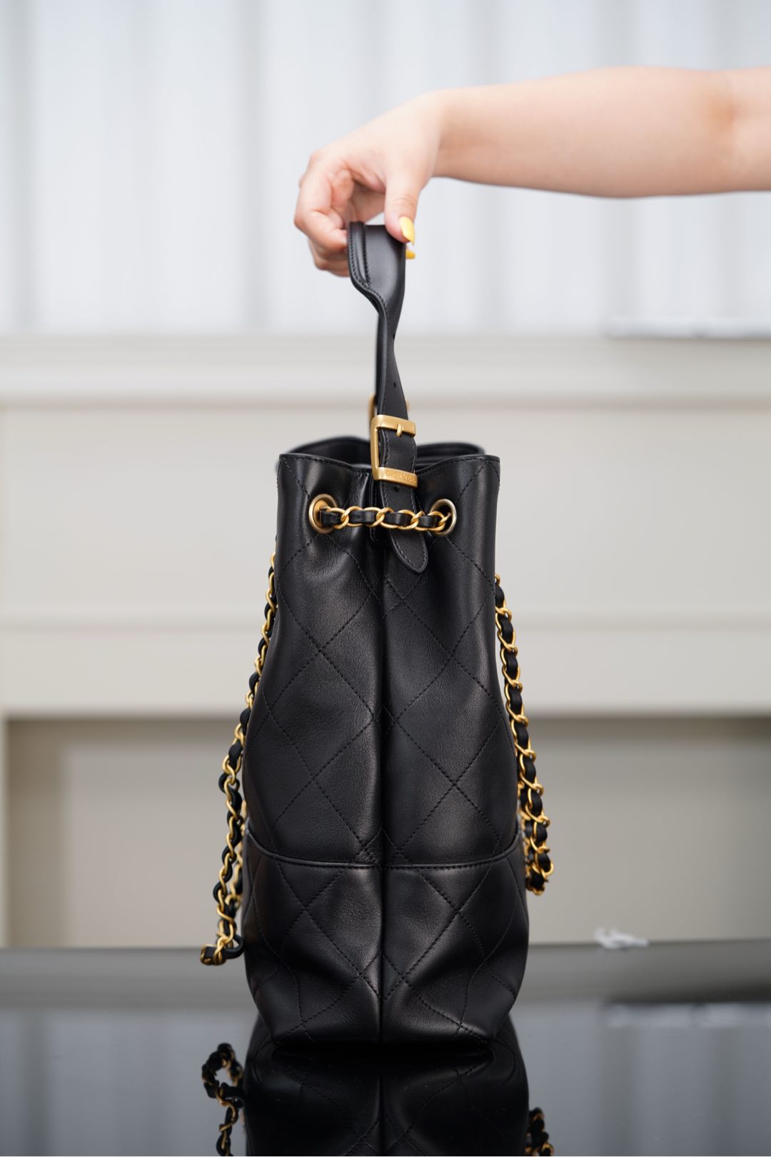 香奈儿 25a 高级手工坊系列竖版水桶包