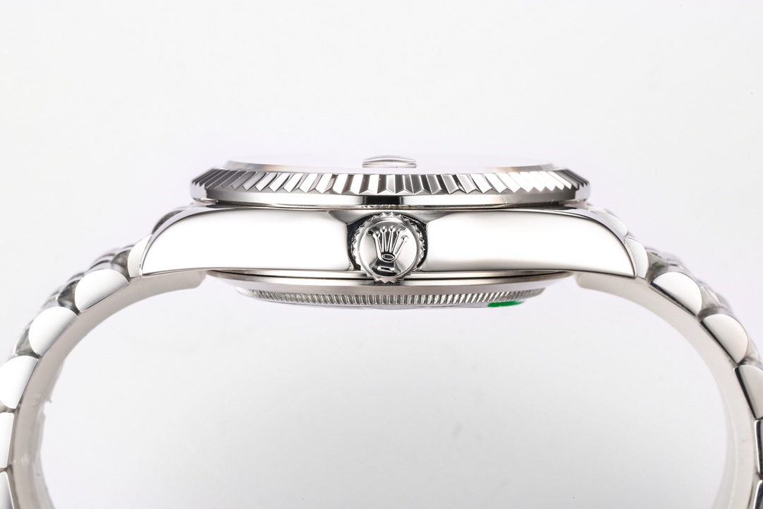 劳力士纵航者型(sky dweller)系列m326934