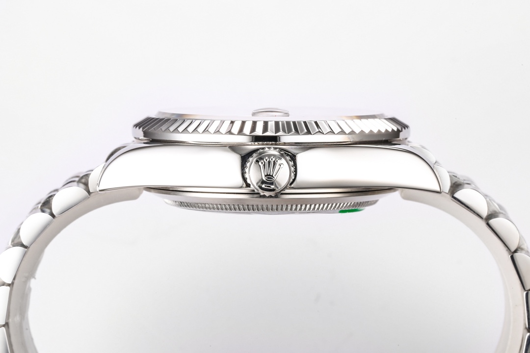 劳力士纵航者型(sky dweller)系列 m326934