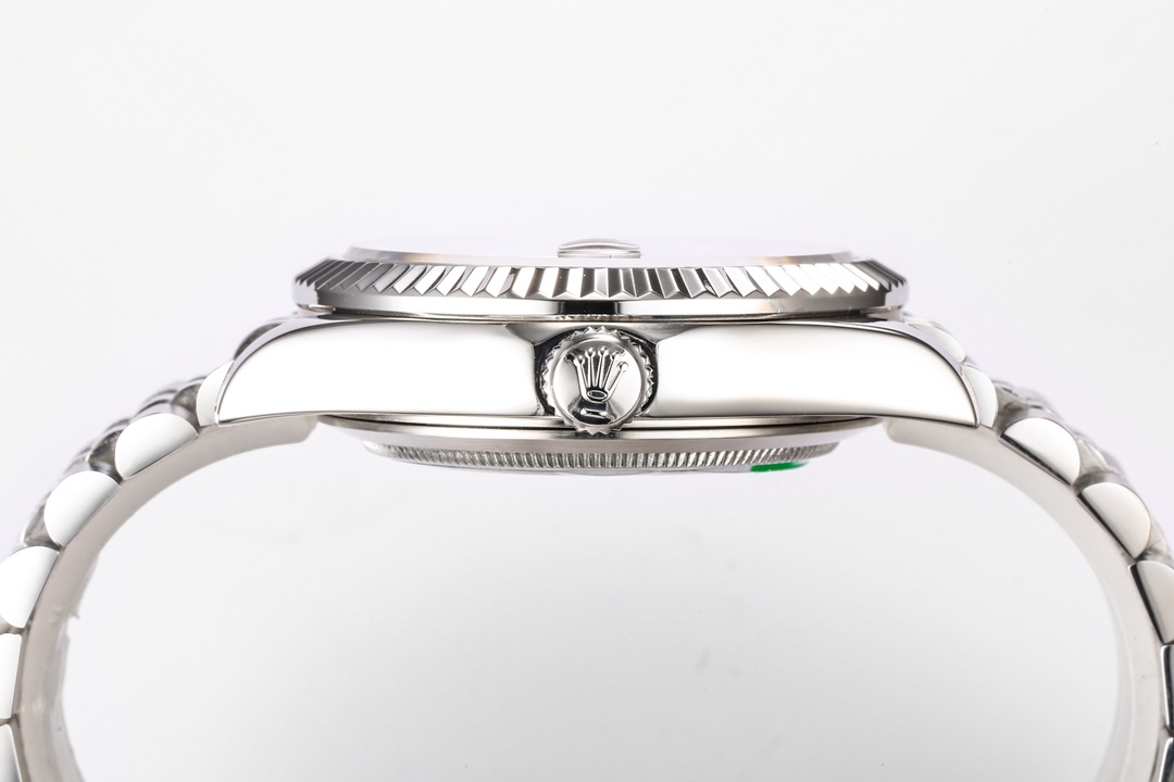 劳力士纵航者型(sky dweller)系列 m326934