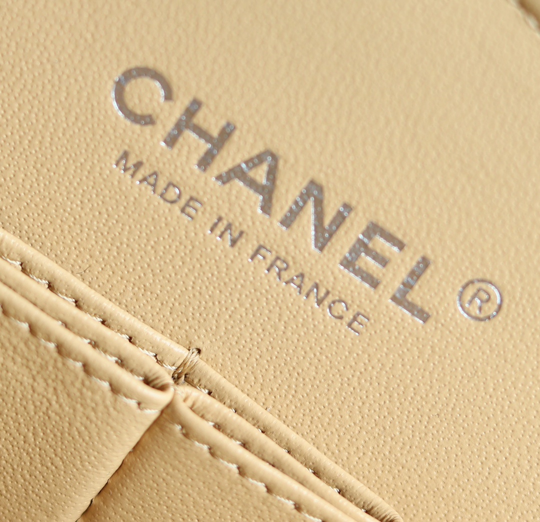 香奈儿 classic flap 中号 鱼子酱🐂