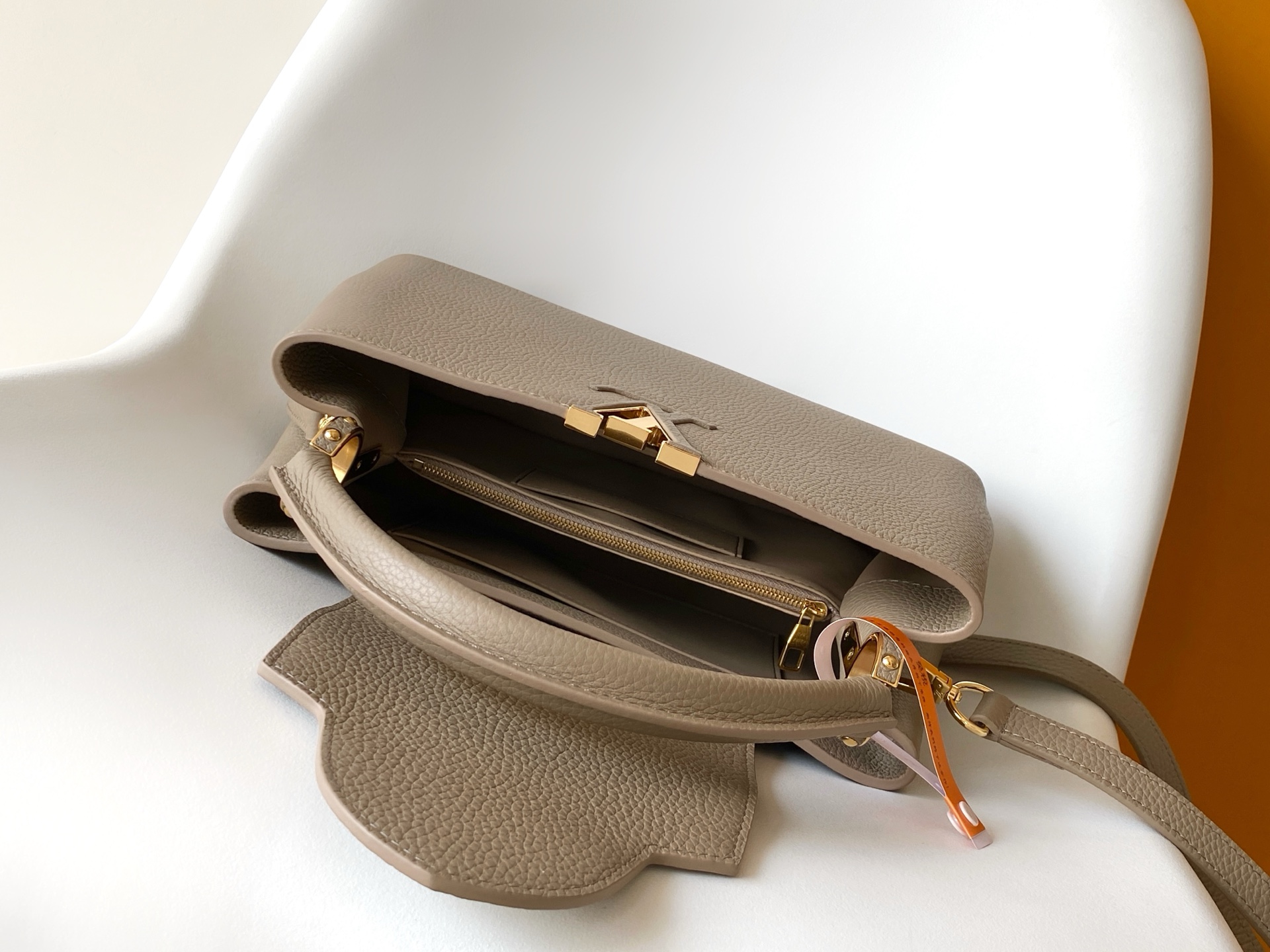 Capucines MM-M24745 - Image 8