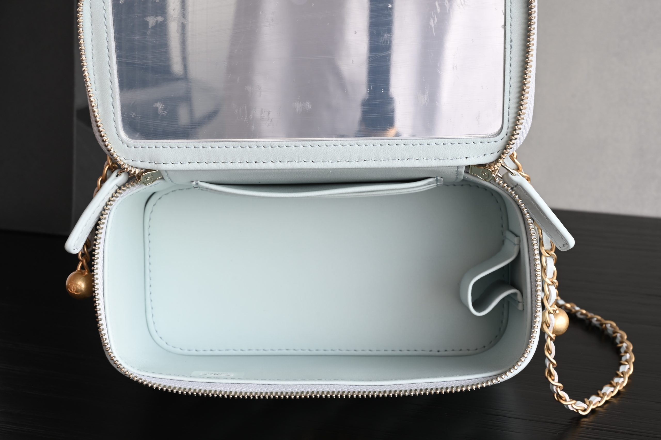 Brand new version of the small gold ball double chain cosmetic bag - Image 9