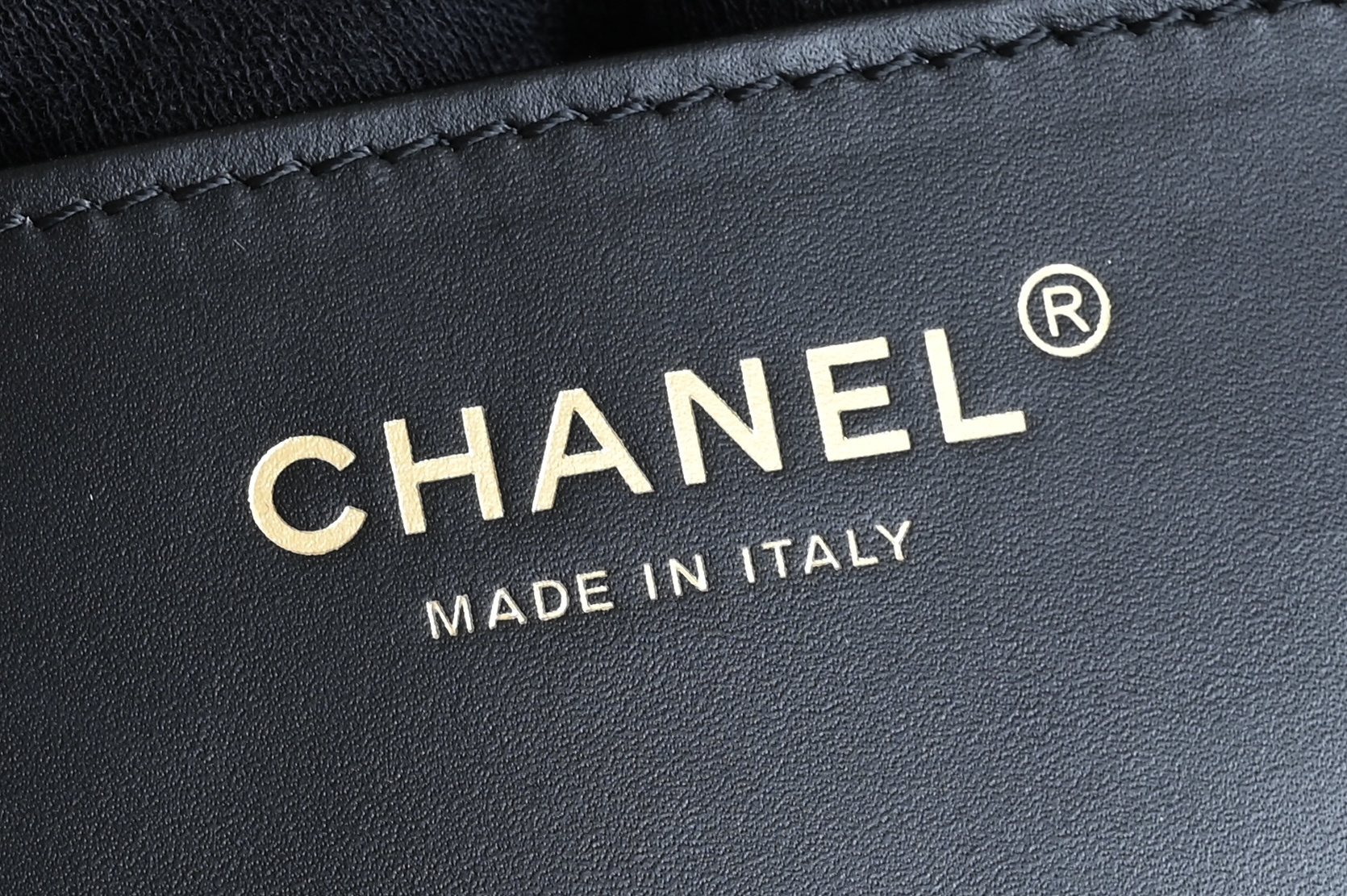 Large Gold Chain Underarm Hobo Bag in Black - 图片 8