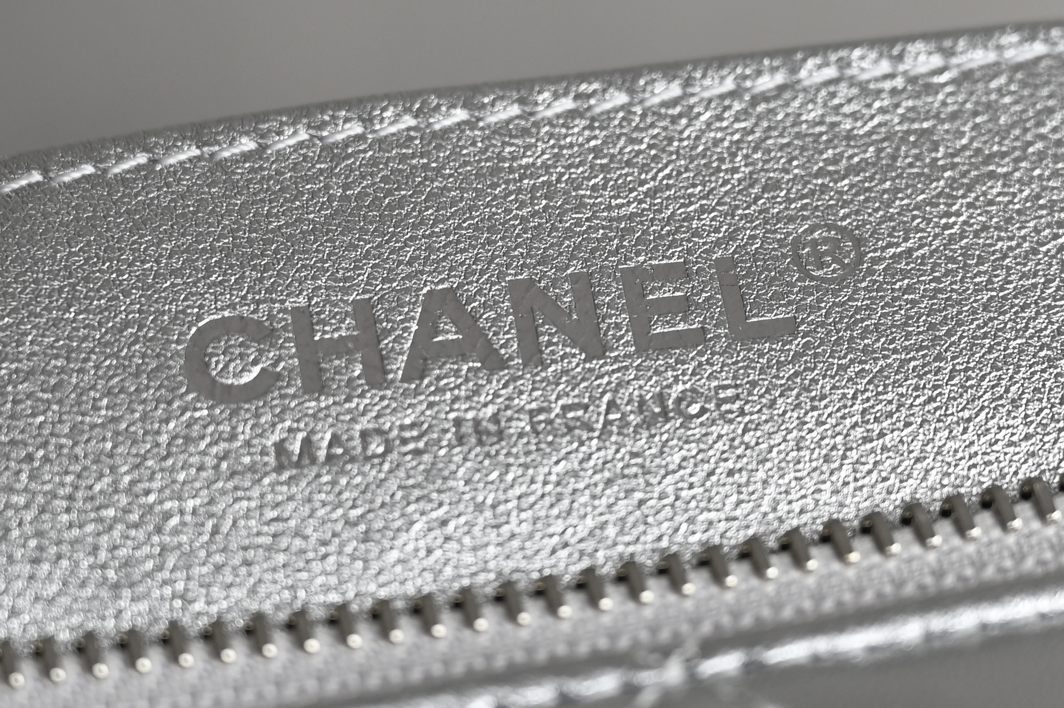 Gold Coin Chain Dumpling Bag, Silver - 图片 8