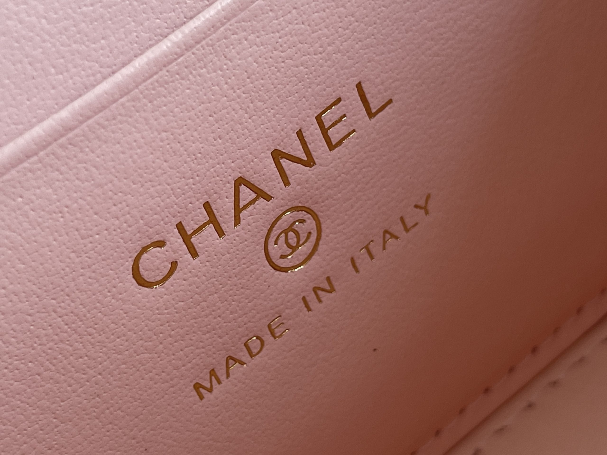 Chanel 25s Pink Brand New Small Gold Ball Double Chain Cosmetic Bag - 이미지 9