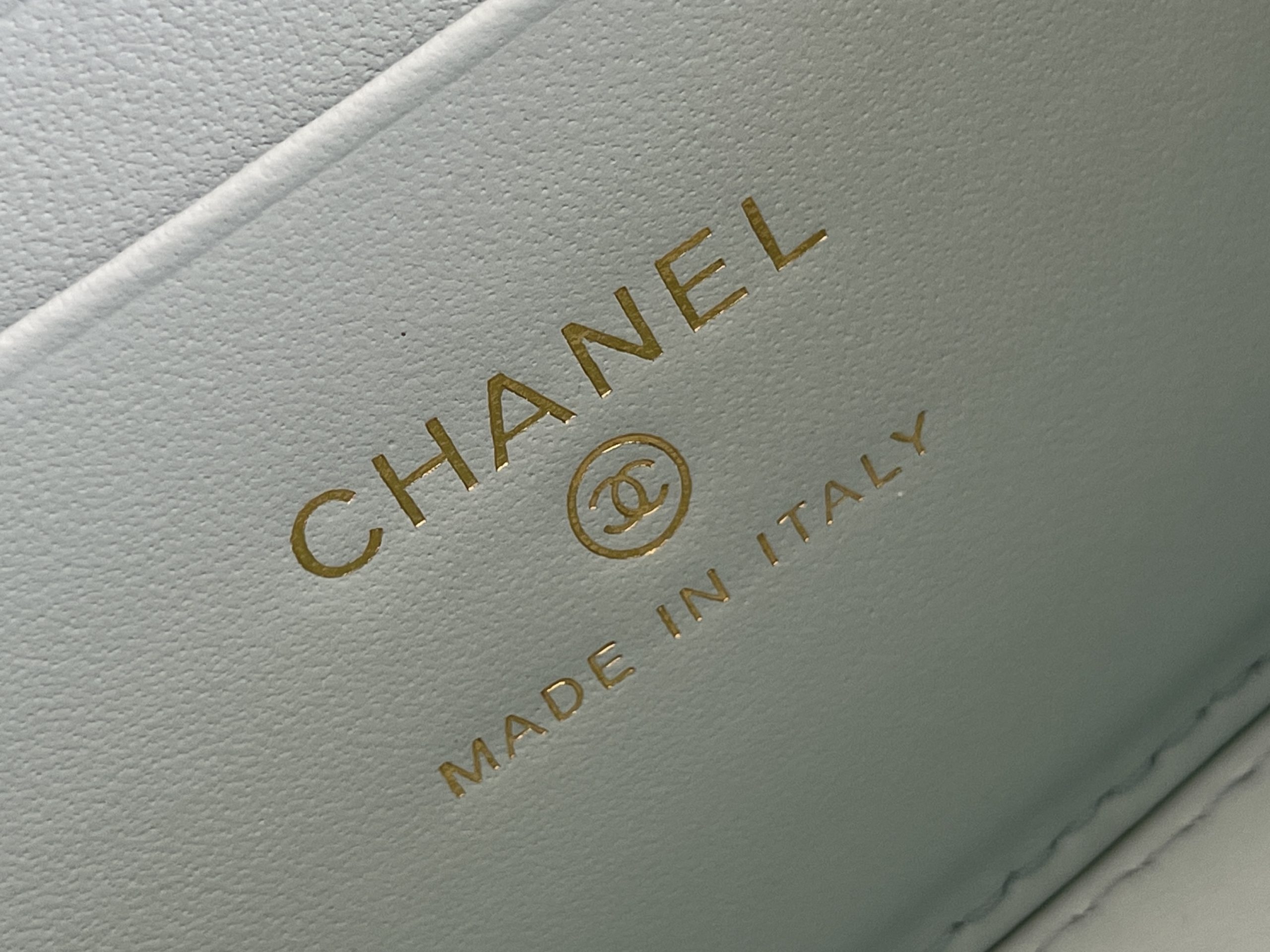 Brand new version of the small gold ball double chain cosmetic bag - Image 10