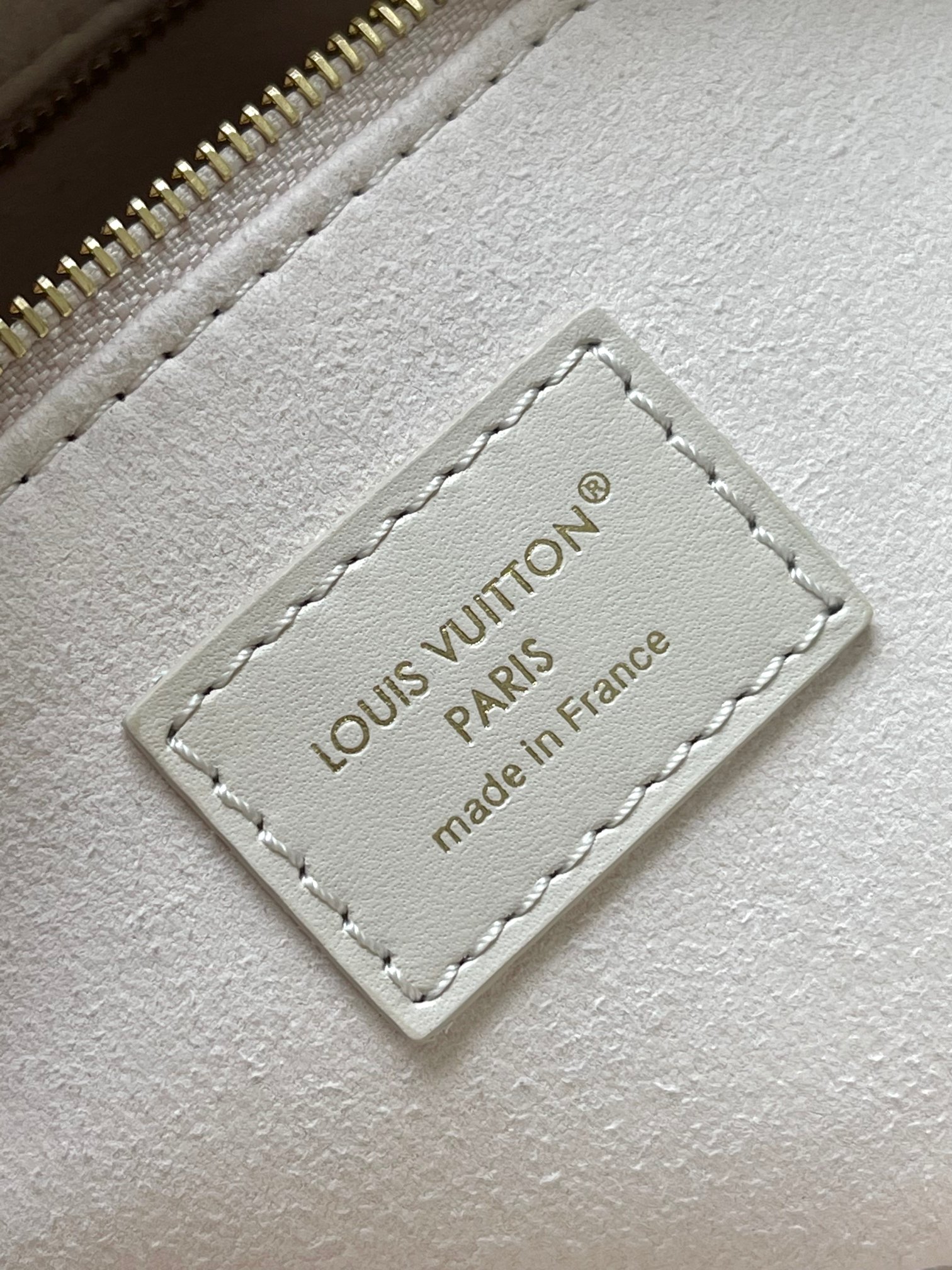 OnTheGo 小号手袋 M25770 - Image 9