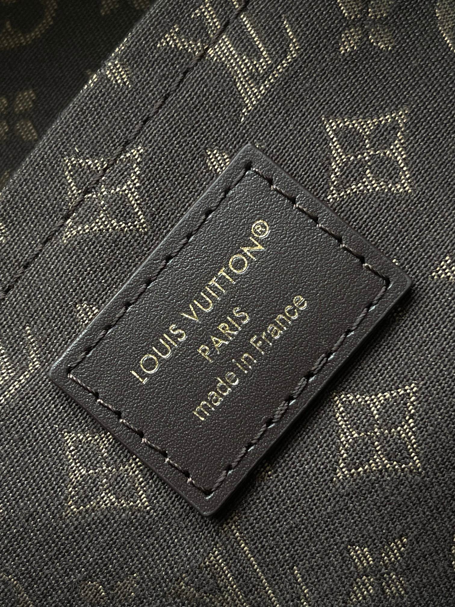 Express中号手袋 M26358 - 画像 (9)