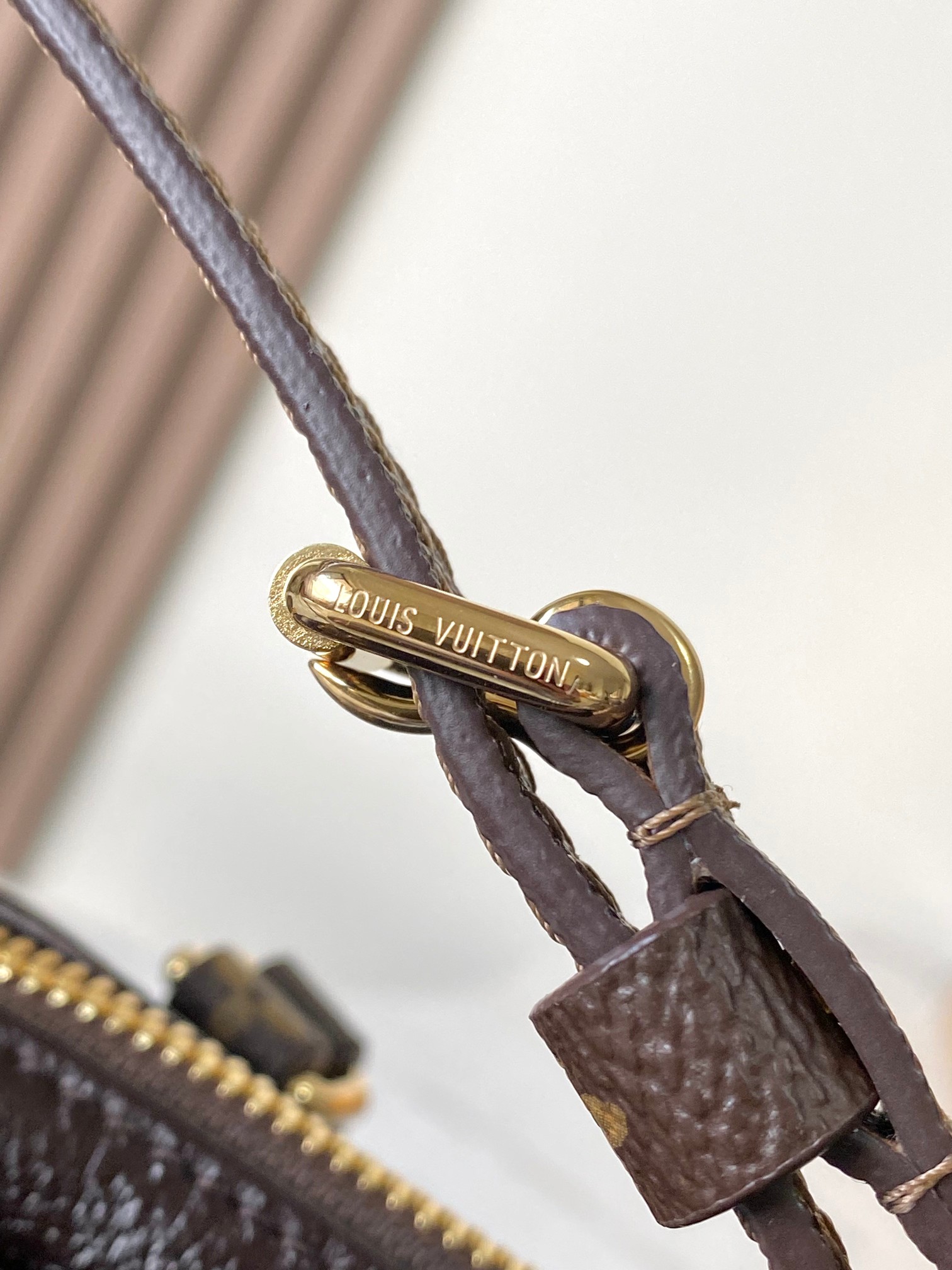 Express中号手袋 M26359 - 画像 (9)